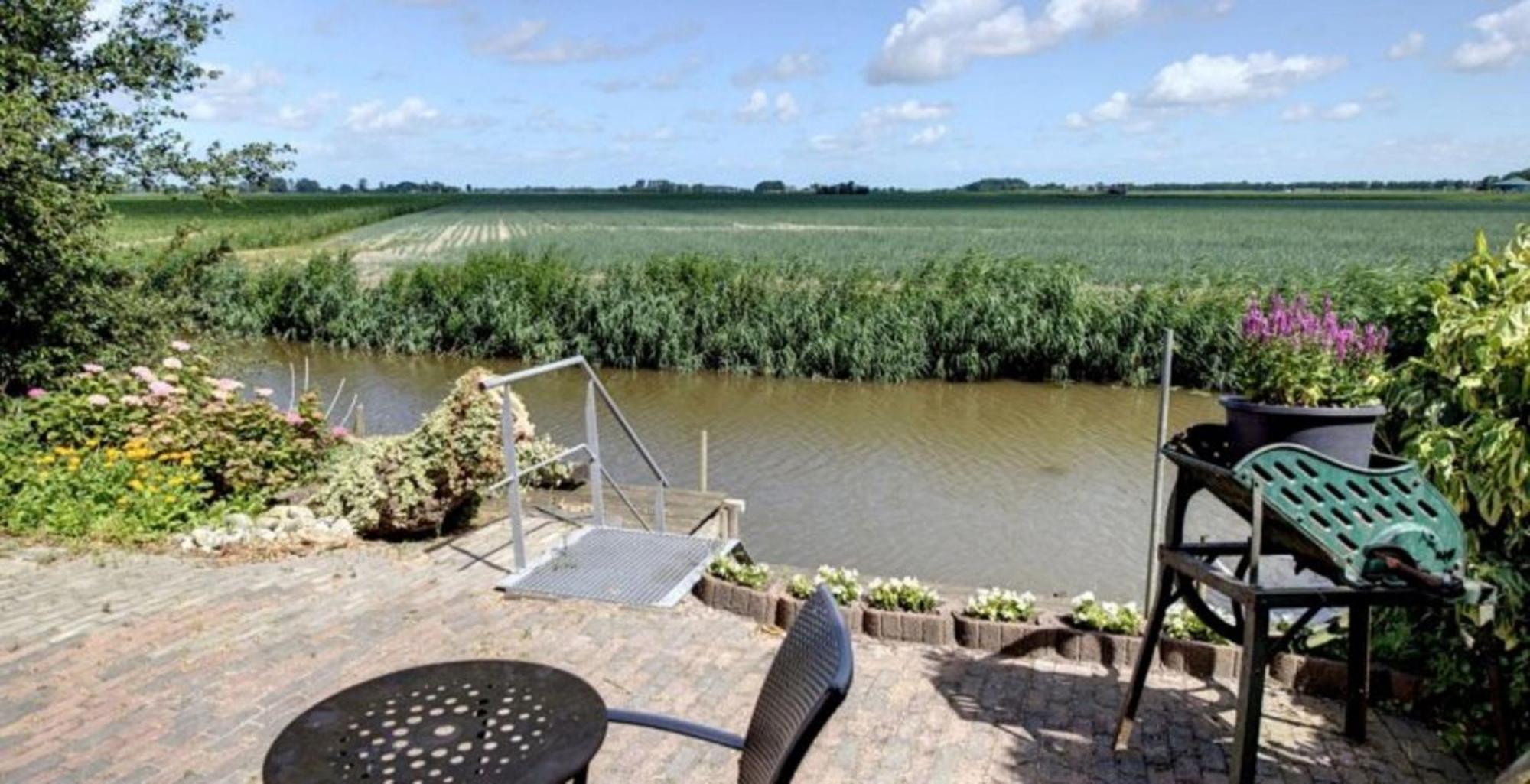 Appartement 2 Met Terras Aan De Tuin Van Op De Roemte Baflo ภายนอก รูปภาพ